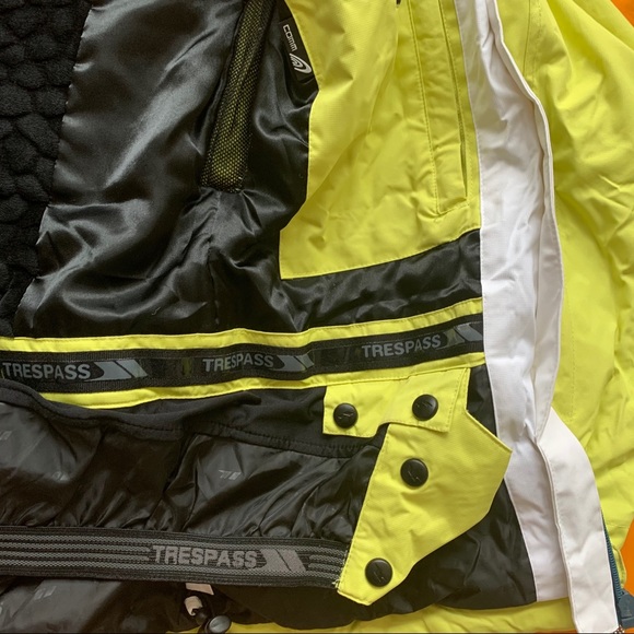 Ski jacket 🎿 - Picture 3 of 5